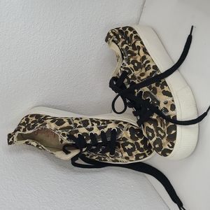 Jellypop leopard print creeper platform shoes size 9